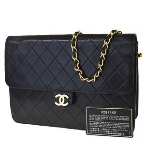 100% Authentic CHANEL Lambskin Flap with Gold HW